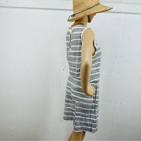 Dakini size Medium White & Gray Drawstring Waist Sleeveless Dress - Picture 4 of 14